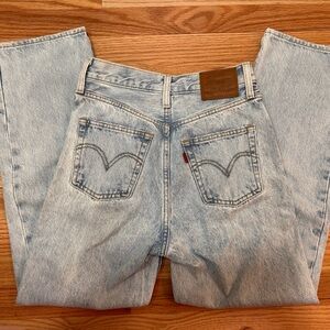 Levi's Ribcage Straight Ankle Jeans